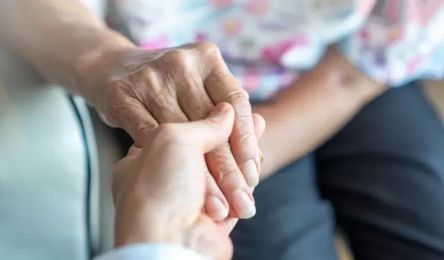 Los cuidados paliativos mejoran la calidad de vida de pacientes y familias.