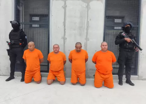 Alias 'Sampayo' y tres polic�as trasladados a la 'C�rcel del Encuentro'.