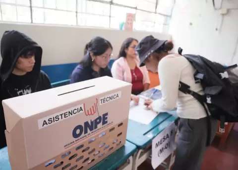 Keiko Fujimori contin�a consolidando su ventaja en el escrutinio oficial de la segunda vuelta presidencial en Per�.