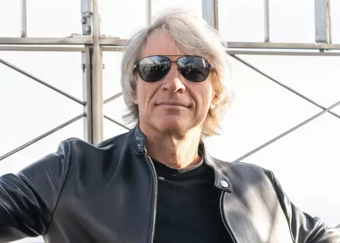 Jon Bon Jovi confirma recuperaci�n tras cirug�a vocal y regreso.