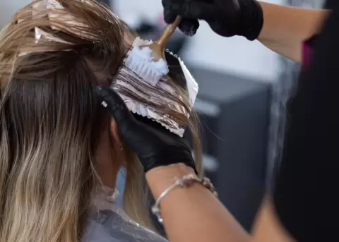 Colorimetr� y tendencias en el cabello para el verano.