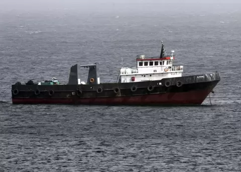 Fotograf�a de archivo de un barco comercial navegando por el Estrecho de Ormuz.