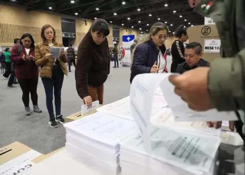 Fotograf�a de archivo, tomada el pasado 8 de marzo, durante las elecciones primarias de partidos en Colombia, en Bogot� (Colombia).