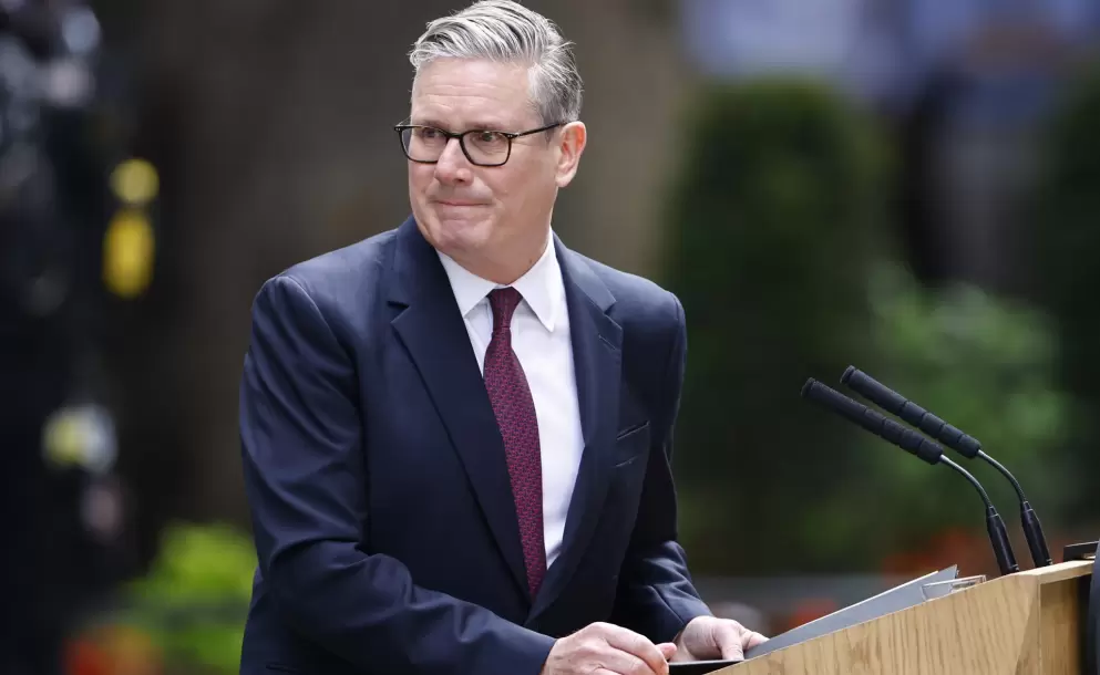 El primer ministro brit�nico, Keir Starmer, anuncia su dimisi�n