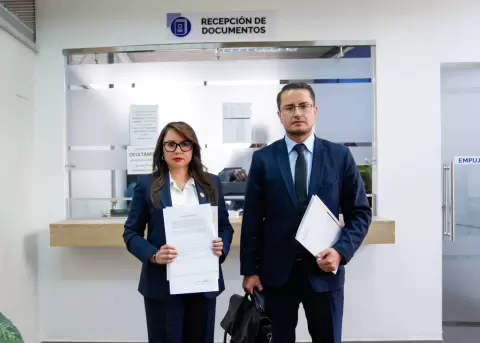 Nataly Morillo, ministra de Gobierno, presenta una denuncia ante la Fiscal�a.