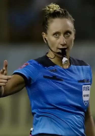 Tori Penso ser� la juez central en un partido decisivo para Ecuador.
