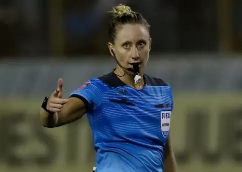 Tori Penso ser� la juez central en un partido decisivo para Ecuador.