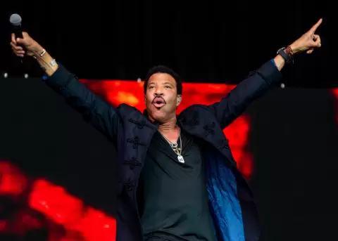 Lionel Richie preocupa por su estado de salud.