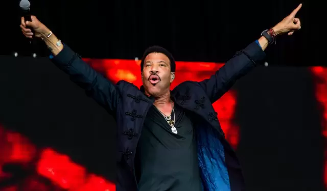 Lionel Richie preocupa por su estado de salud.