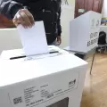 Las seccionales se desarrollan por deficientes organismos electorales y un "mercado democr�tico" sostenido en la improvisaci�n, seg�n Medardo Oleas
