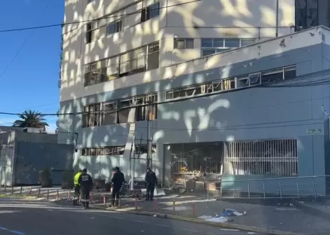 Inmediaciones de los Medios P�blicos, afectadas por la explosi�n de dos artefactos este 29 de junio, en Quito.