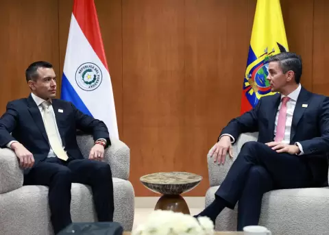 El presidente de Ecuador, Daniel Noboa, mantiene una reuni�n con su hom�logo de Paraguay, Santiago Pe�a. este 30 de junio de 2026, en Asunci�n.