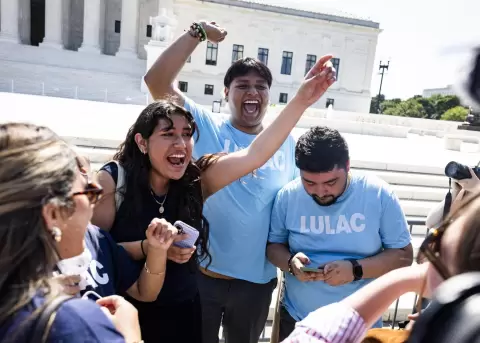 Celebraci�n despu�s de que la Corte Suprema de EE.UU. rechazara la orden ejecutiva del presidente Trump de revertir la ciudadan�a por nacimiento.