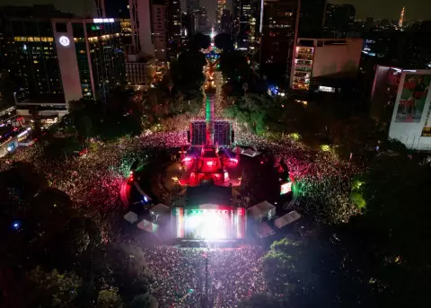 Aficionados de M�xico celebrando el triunfo ante Ecuador en el �ngel de la Independencia, en Ciudad de M�xico, el 30 de junio de 2026.