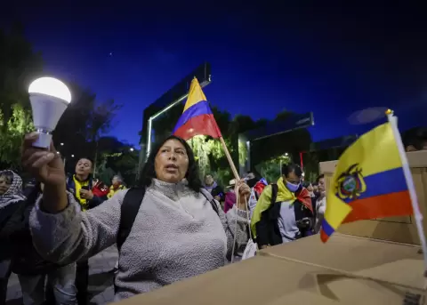 'Marcha de las antorchas' este 4 de julio en Quito, por la revocatoria del mandato del presidente Daniel Noboa.