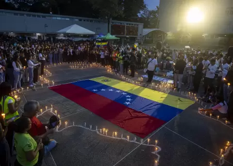 Vigilia en Caracas en honor de las victimas de los terremotos del pasado 24 de junio de 2026 en Venezuela.