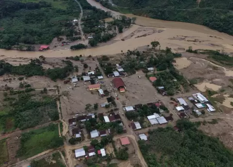 Vista a�rea de la parroquia Guadalupe en el cant�n Zamora, tras el desbordamiento del r�o y el deslave ocurrido entre el 3 y 4 de julio.