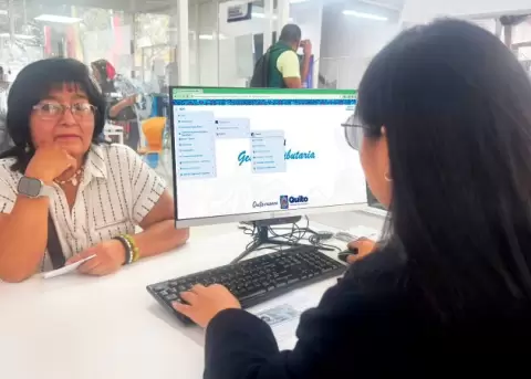 Pago de la patente municipal en Quito.