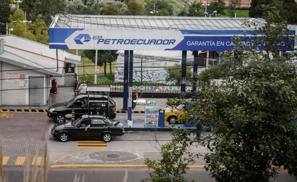 Precios de las gasolinas se reducen este mes