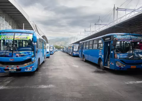 Imagen referencial de la fiscalizaci�n a unidades de transporte p�blico.