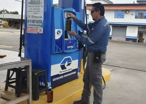 Controles de combustibles de la ARCOM en Shushufindi.