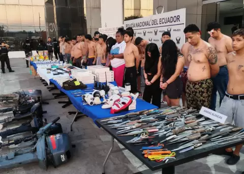 35 adultos detenidos y un menor de edad aislado deja un operativo ejecutado en Guayaquil y Dur�n.