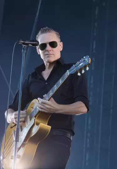 Bryan Adams lleva su m�sica y recuerdos a la radio.