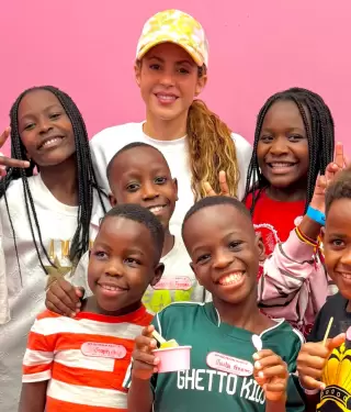 Shakira comparti� un post en el que mostr� el tiempo que comparti� con los peque�os de Uganda.