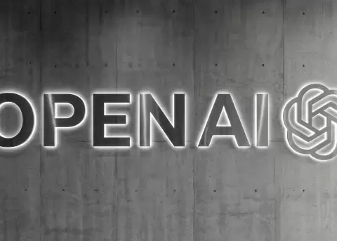 Apple demanda a exingenieros y a OpenAI por presunto uso indebido de tecnolog�a del iPhone