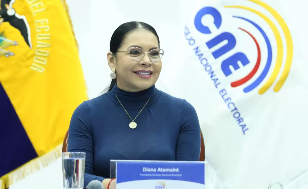 Diana Atamaint renunci� al CNE