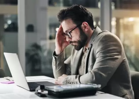 Los clientes deudores se convierten en un problema para los negocios.