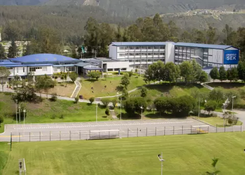 La UISEK celebra 33 a�os impulsando la ciencia, tecnolog�a y transformaci�n social en ecuador
