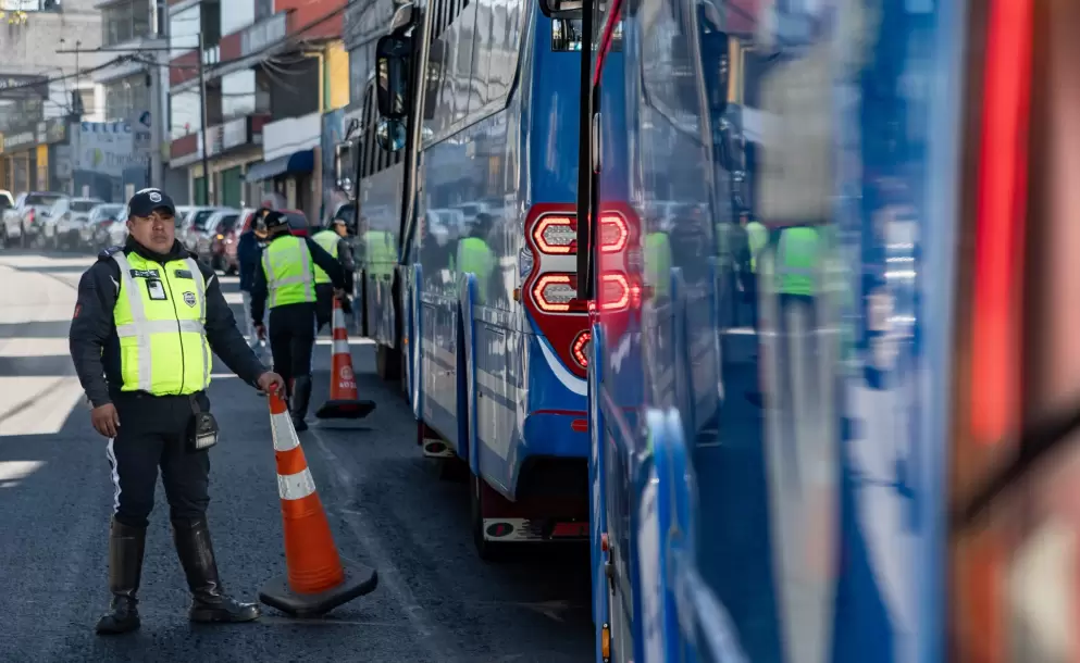 Propuesta de alza de pasajes en Quito entra en debate: en enero del 2027 habr� una revisi�n tarifaria, dice concejal Diego Garrido