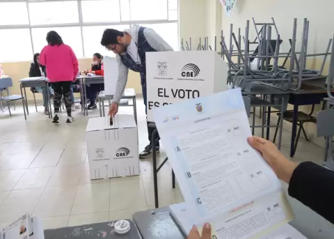 Votaci�n en las elecciones del 13 de abril del 2025.