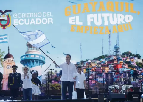 Noboa destaca la identidad de Guayaquil durante la sesi�n solemne por sus 491 a�os de fundaci�n