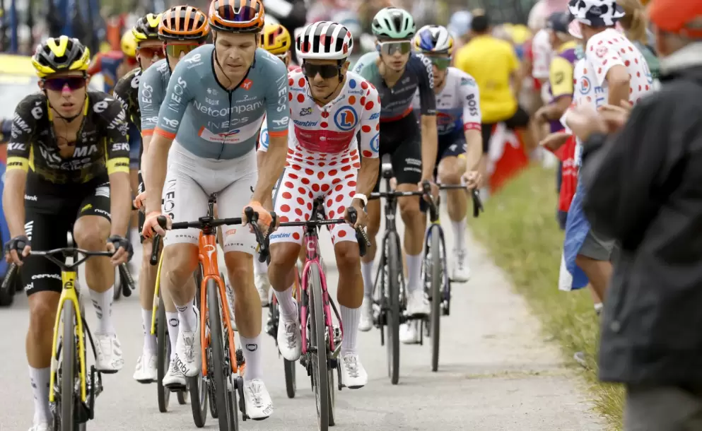 Carapaz conquista el Galibier y se asegura el maillot final de rey de la monta�a