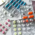 Ecuador debe mirar hacia adentro y continuar el fortalecimiento de la industria farmac�utica, insiste exministro de Salud