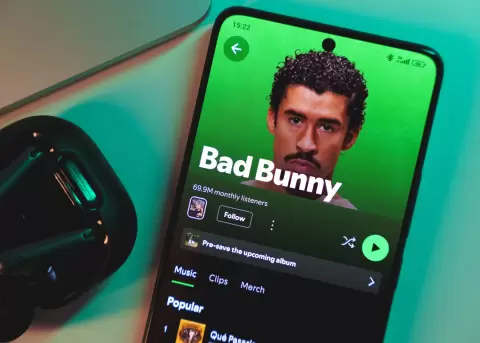 Bad Bunny rompe r�cords hist�ricos con una gira mundial sin precedentes musicales.