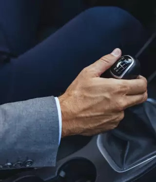 Conducir un auto manual podr�a fortalecer funciones cognitivas y la concentraci�n diaria.