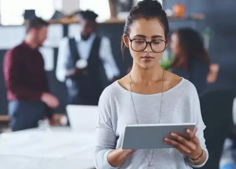 Libertad de expresi�n, redes sociales y consecuencias laborales en el entorno digital.