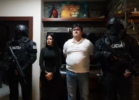 Detenci�n de Baldor Bermeo, exalcalde de Camilo Ponce Enr�quez.