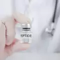 Todos hablan de péptidos, pero pocos conocen sus verdaderos riesgos