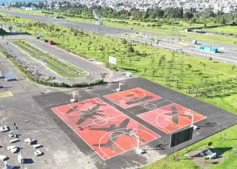 Vista a�rea del Parque Bicentenario en Quito.
