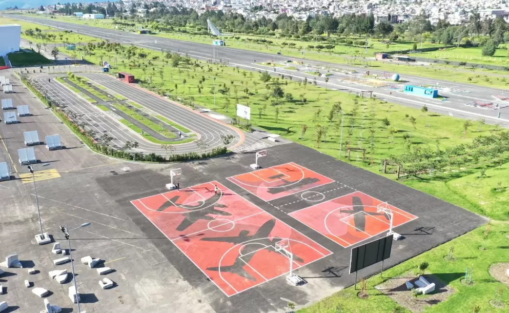 Concejal Bernardo Abad defiende proyecto en el Bicentenario: 