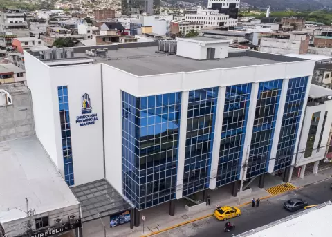 Manab� cuenta con nueva sede del IESS tras inversi�n de USD 9,2 millones