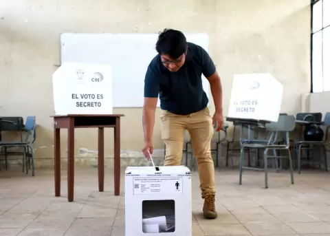 CNE oficializa convocatoria para las elecciones del 29 de noviembre