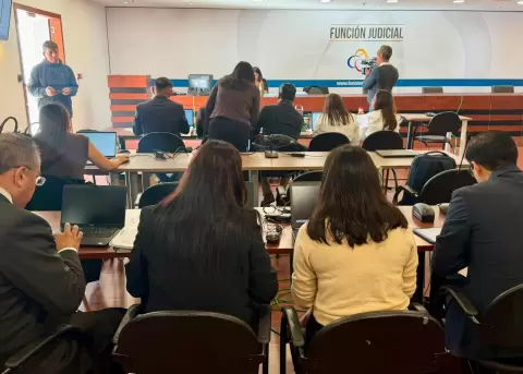 Audiencia de juicio contra 15 personas y seis empresas procesadas en el caso Triple A, este domingo 2 de agosto de 2026.