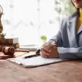"No están solas": las claves legales que toda mujer debería conocer