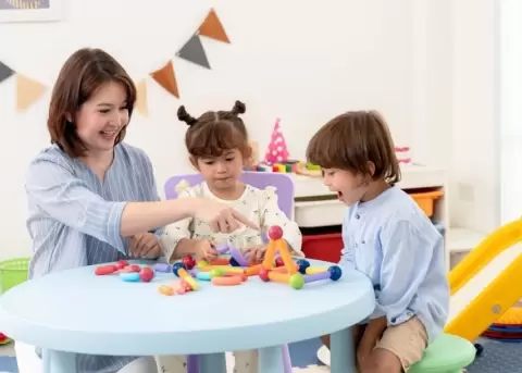 En las vacaciones los ni�os pueden aprender jugando.