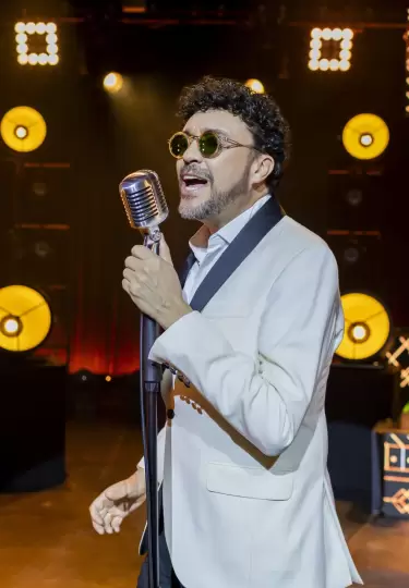 Andr�s Cepeda revive sonidos latinos con una majestuosa Big Band.